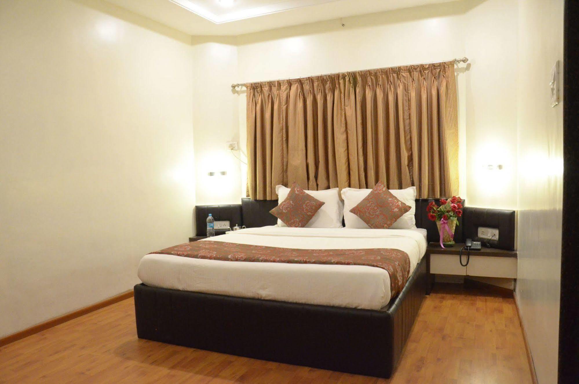 אאורנגבד Hotel Vijay Residency מראה חיצוני תמונה